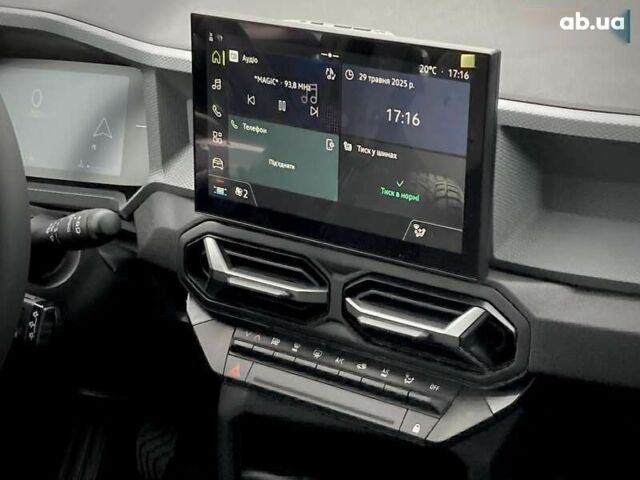 Рено Дастер, объемом двигателя 1.5 л и пробегом 1 тыс. км за 24900 $, фото 20 на Automoto.ua