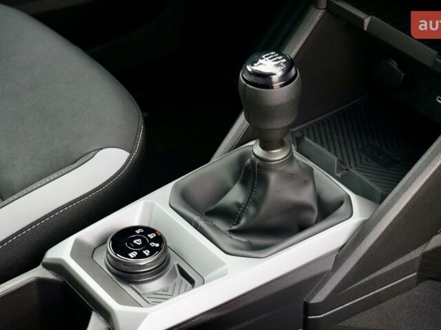 Рено Дастер, объемом двигателя 1.2 л и пробегом 0 тыс. км за 29398 $, фото 23 на Automoto.ua