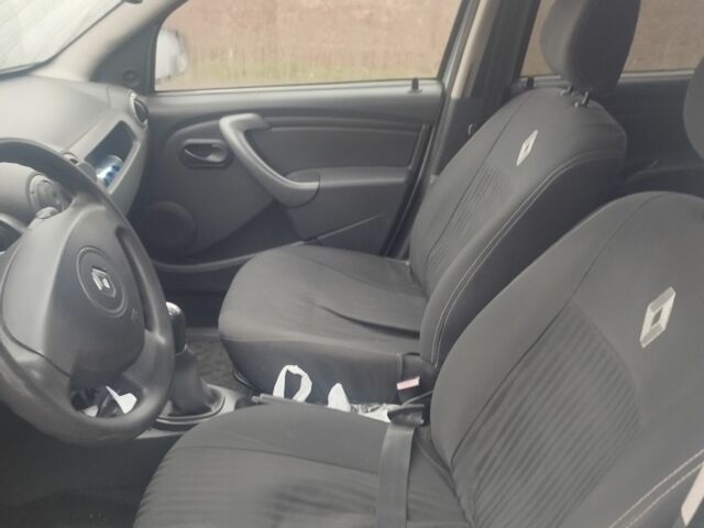 Серый Рено Дастер, объемом двигателя 1.5 л и пробегом 245 тыс. км за 7200 $, фото 4 на Automoto.ua