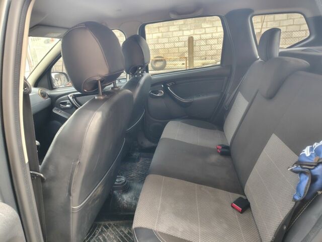 Серый Рено Дастер, объемом двигателя 1.5 л и пробегом 205 тыс. км за 12500 $, фото 6 на Automoto.ua