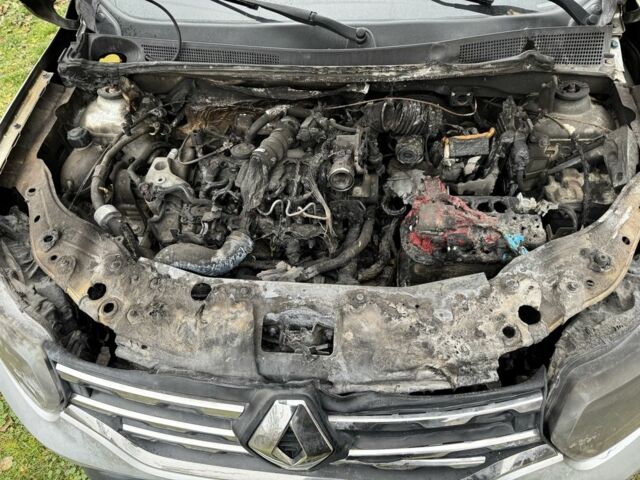 Серый Рено Дастер, объемом двигателя 1.5 л и пробегом 250 тыс. км за 8500 $, фото 3 на Automoto.ua