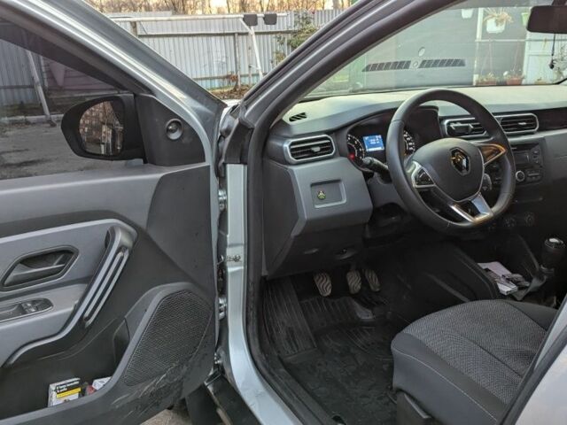 Серый Рено Дастер, объемом двигателя 0 л и пробегом 44 тыс. км за 15200 $, фото 4 на Automoto.ua