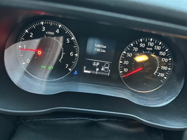 Серый Рено Дастер, объемом двигателя 1.5 л и пробегом 130 тыс. км за 18500 $, фото 8 на Automoto.ua