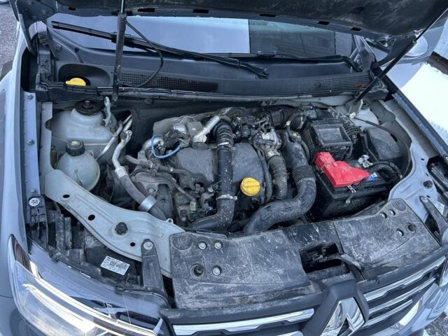 Серый Рено Дастер, объемом двигателя 1.5 л и пробегом 130 тыс. км за 18500 $, фото 3 на Automoto.ua