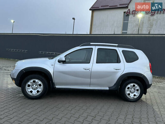 Серый Рено Дастер, объемом двигателя 1.6 л и пробегом 140 тыс. км за 10369 $, фото 5 на Automoto.ua