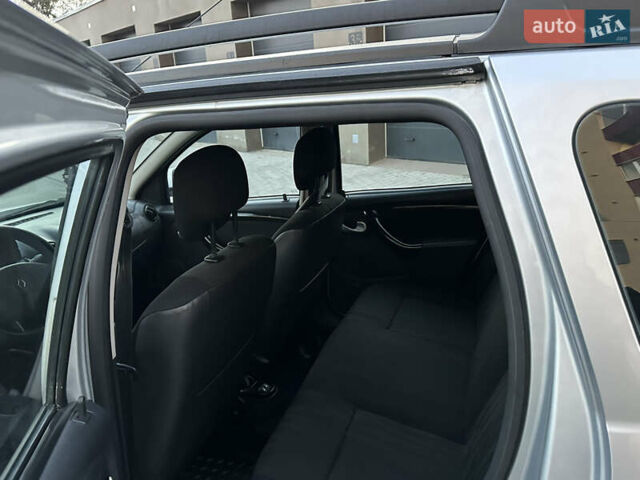 Серый Рено Дастер, объемом двигателя 1.6 л и пробегом 102 тыс. км за 8900 $, фото 24 на Automoto.ua