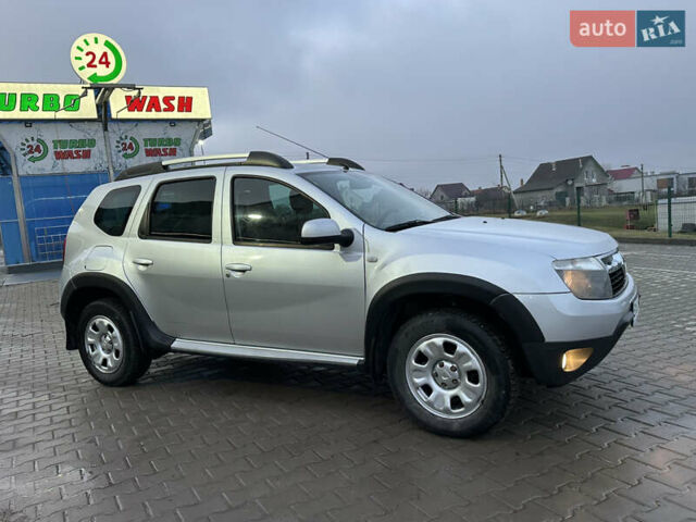 Серый Рено Дастер, объемом двигателя 1.6 л и пробегом 140 тыс. км за 10369 $, фото 17 на Automoto.ua