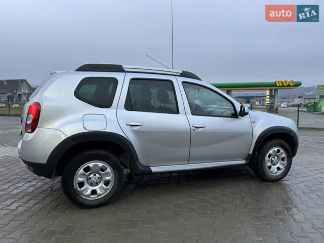 Серый Рено Дастер, объемом двигателя 1.6 л и пробегом 140 тыс. км за 10369 $, фото 22 на Automoto.ua