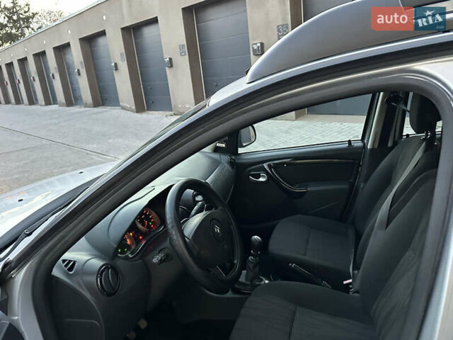 Сірий Рено Дастер, об'ємом двигуна 1.6 л та пробігом 101 тис. км за 8900 $, фото 23 на Automoto.ua