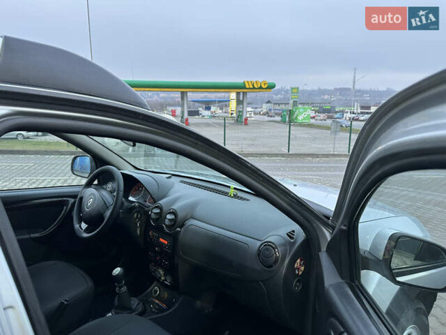 Серый Рено Дастер, объемом двигателя 1.6 л и пробегом 140 тыс. км за 10369 $, фото 15 на Automoto.ua