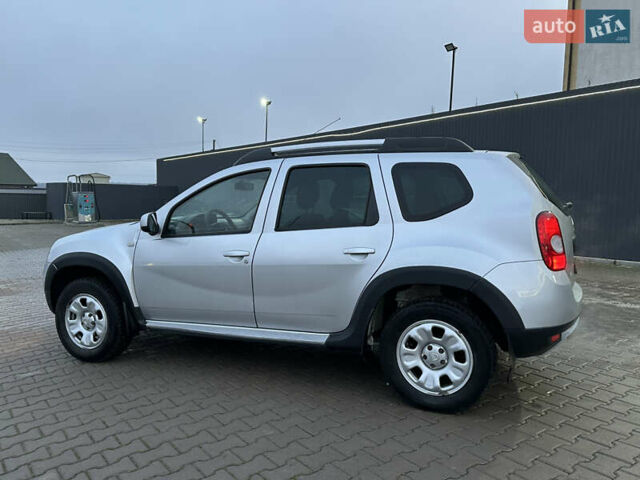 Серый Рено Дастер, объемом двигателя 1.6 л и пробегом 140 тыс. км за 10369 $, фото 4 на Automoto.ua