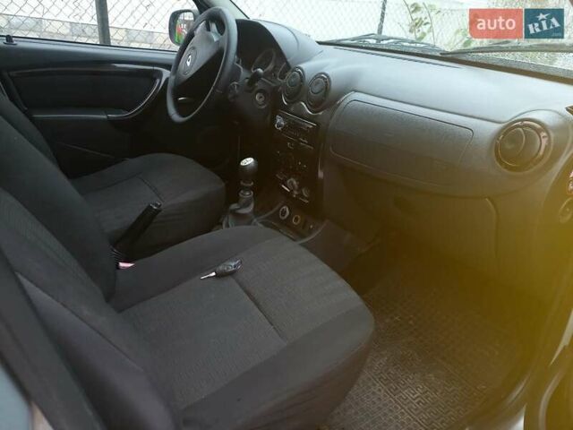Серый Рено Дастер, объемом двигателя 1.46 л и пробегом 251 тыс. км за 7900 $, фото 5 на Automoto.ua