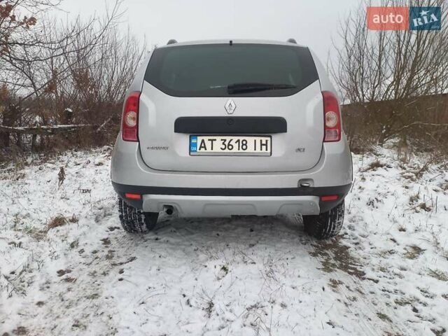 Серый Рено Дастер, объемом двигателя 1.46 л и пробегом 251 тыс. км за 7900 $, фото 2 на Automoto.ua