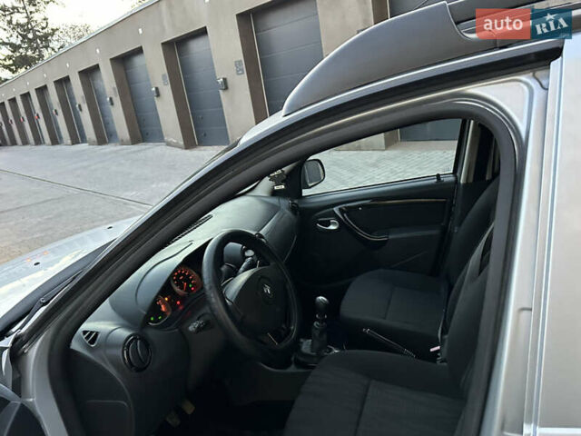 Серый Рено Дастер, объемом двигателя 1.6 л и пробегом 102 тыс. км за 8900 $, фото 25 на Automoto.ua