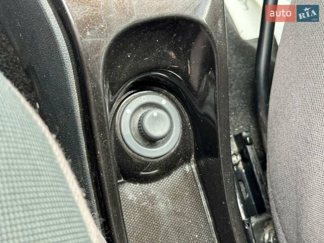 Рено Дастер 2011 в Сумах на Automoto.ua Серый Рено Дастер, объемом двигателя 1.6 л и пробегом 137 тыс. км за 8499 $, фото 38 на Automoto.ua