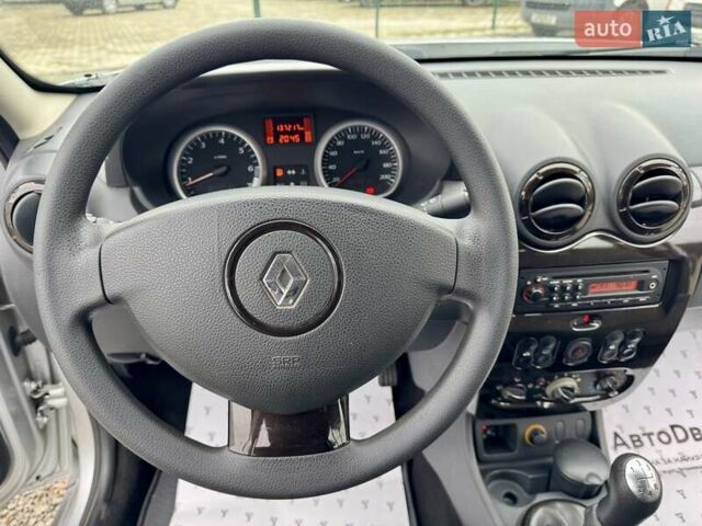 Рено Дастер 2011 в Сумах на Automoto.ua Серый Рено Дастер, объемом двигателя 1.6 л и пробегом 137 тыс. км за 8499 $, фото 35 на Automoto.ua