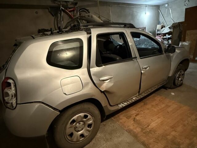 Рено Дастер 2011 в Краматорске на Automoto.ua Серый Рено Дастер, объемом двигателя 1.6 л и пробегом 220 тыс. км за 2020 $, фото 2 на Automoto.ua