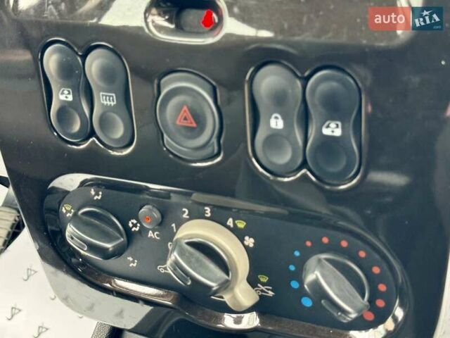 Рено Дастер 2011 в Сумах на Automoto.ua Серый Рено Дастер, объемом двигателя 1.6 л и пробегом 137 тыс. км за 8499 $, фото 36 на Automoto.ua