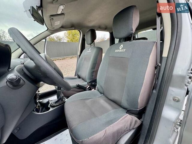 Рено Дастер 2011 в Сумах на Automoto.ua Серый Рено Дастер, объемом двигателя 1.6 л и пробегом 137 тыс. км за 8499 $, фото 17 на Automoto.ua