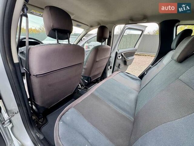 Рено Дастер 2011 в Сумах на Automoto.ua Серый Рено Дастер, объемом двигателя 1.6 л и пробегом 137 тыс. км за 8499 $, фото 25 на Automoto.ua