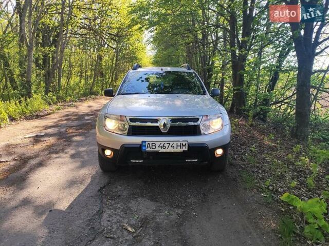 Серый Рено Дастер, объемом двигателя 1.6 л и пробегом 205 тыс. км за 7950 $, фото 1 на Automoto.ua