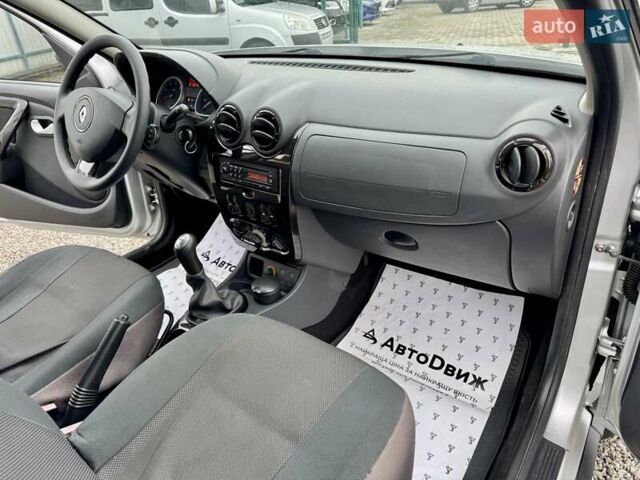 Рено Дастер 2011 в Сумах на Automoto.ua Серый Рено Дастер, объемом двигателя 1.6 л и пробегом 137 тыс. км за 8499 $, фото 31 на Automoto.ua
