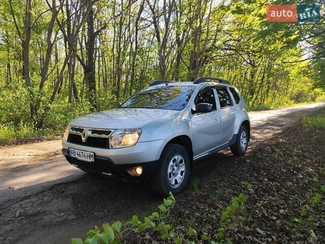 Серый Рено Дастер, объемом двигателя 1.6 л и пробегом 205 тыс. км за 7950 $, фото 3 на Automoto.ua