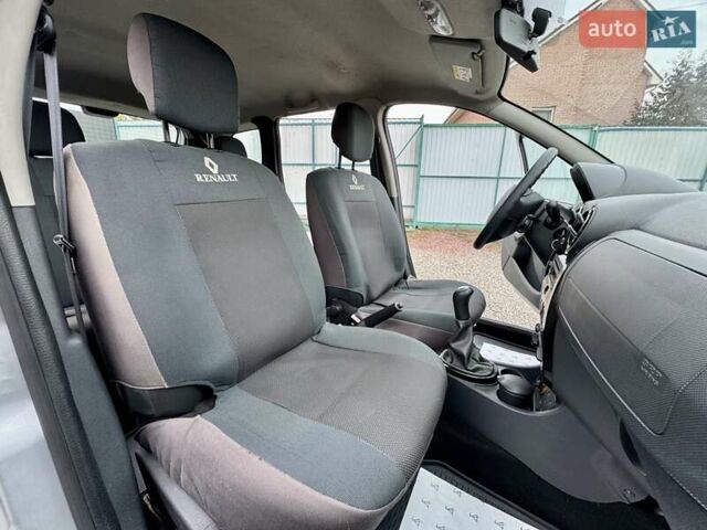 Рено Дастер 2011 в Сумах на Automoto.ua Серый Рено Дастер, объемом двигателя 1.6 л и пробегом 137 тыс. км за 8499 $, фото 29 на Automoto.ua