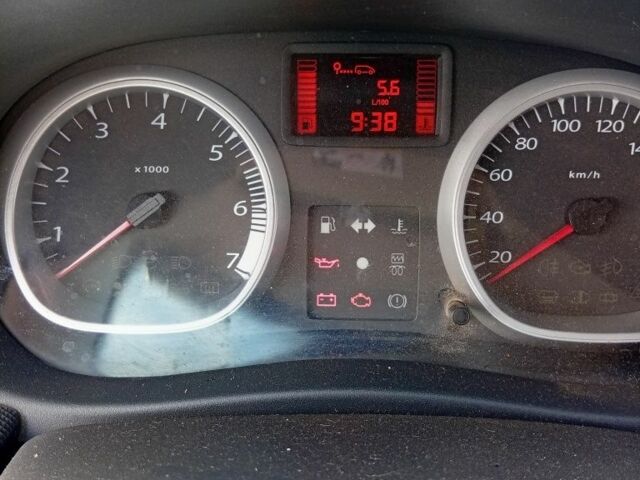 Рено Дастер 2011 в Харькове на Automoto.ua Серый Рено Дастер, объемом двигателя 1.5 л и пробегом 219 тыс. км за 8791 $, фото 4 на Automoto.ua