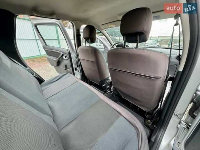 Рено Дастер 2011 в Сумах на Automoto.ua Серый Рено Дастер, объемом двигателя 1.6 л и пробегом 137 тыс. км за 8499 $, фото 28 на Automoto.ua