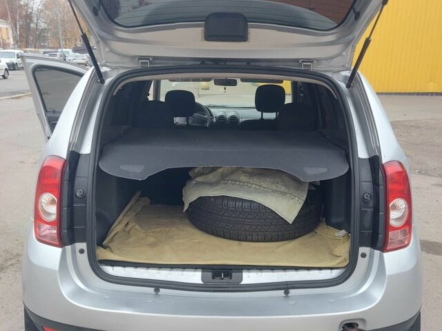 Серый Рено Дастер, объемом двигателя 1.6 л и пробегом 223 тыс. км за 8400 $, фото 15 на Automoto.ua