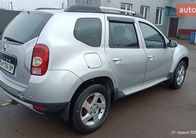 Серый Рено Дастер, объемом двигателя 1.46 л и пробегом 287 тыс. км за 7800 $, фото 2 на Automoto.ua