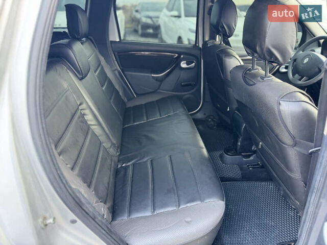 Серый Рено Дастер, объемом двигателя 1.6 л и пробегом 103 тыс. км за 9700 $, фото 31 на Automoto.ua