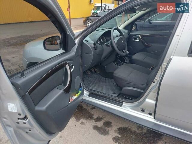 Серый Рено Дастер, объемом двигателя 1.6 л и пробегом 223 тыс. км за 8400 $, фото 7 на Automoto.ua