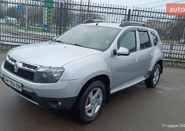 Серый Рено Дастер, объемом двигателя 1.46 л и пробегом 287 тыс. км за 7800 $, фото 4 на Automoto.ua