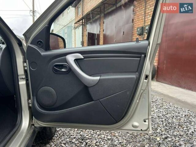Рено Дастер 2012 у Вінниці на Automoto.ua Сірий Рено Дастер, об'ємом двигуна 1.6 л та пробігом 99 тис. км за 8700 $, фото 11 на Automoto.ua