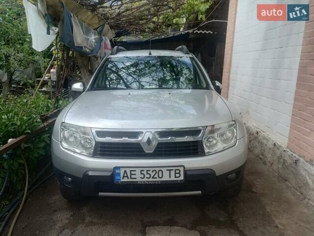 Серый Рено Дастер, объемом двигателя 1.6 л и пробегом 150 тыс. км за 9500 $, фото 1 на Automoto.ua
