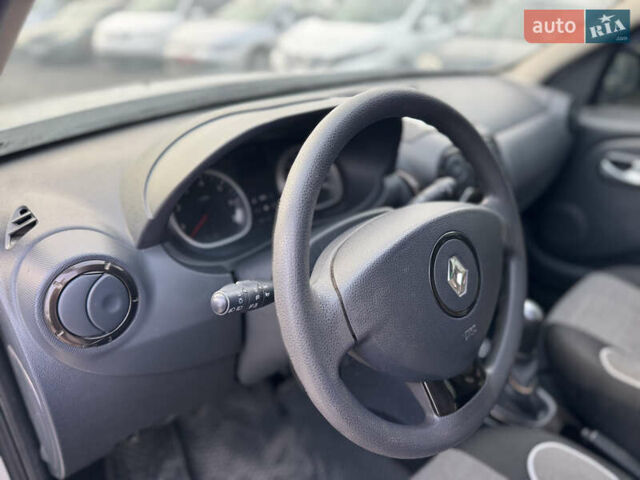 Серый Рено Дастер, объемом двигателя 1.6 л и пробегом 103 тыс. км за 9700 $, фото 35 на Automoto.ua