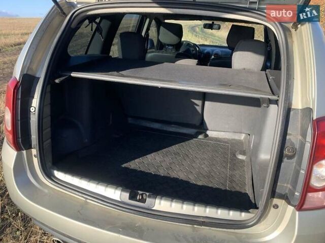 Рено Дастер 2012 в Сумах на Automoto.ua Серый Рено Дастер, объемом двигателя 1.6 л и пробегом 191 тыс. км за 7800 $, фото 5 на Automoto.ua