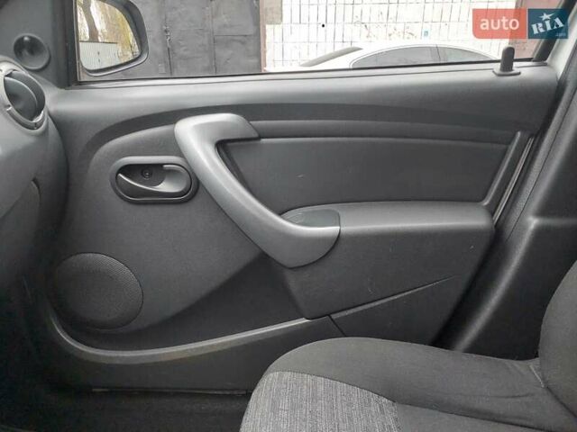 Серый Рено Дастер, объемом двигателя 1.46 л и пробегом 237 тыс. км за 9999 $, фото 18 на Automoto.ua