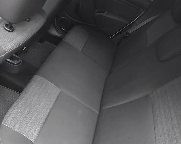 Серый Рено Дастер, объемом двигателя 1.46 л и пробегом 237 тыс. км за 9999 $, фото 6 на Automoto.ua