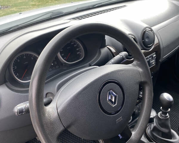 Сірий Рено Дастер, об'ємом двигуна 1.45 л та пробігом 132 тис. км за 9950 $, фото 8 на Automoto.ua