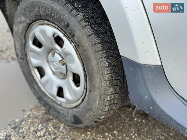Серый Рено Дастер, объемом двигателя 1.6 л и пробегом 103 тыс. км за 9700 $, фото 27 на Automoto.ua