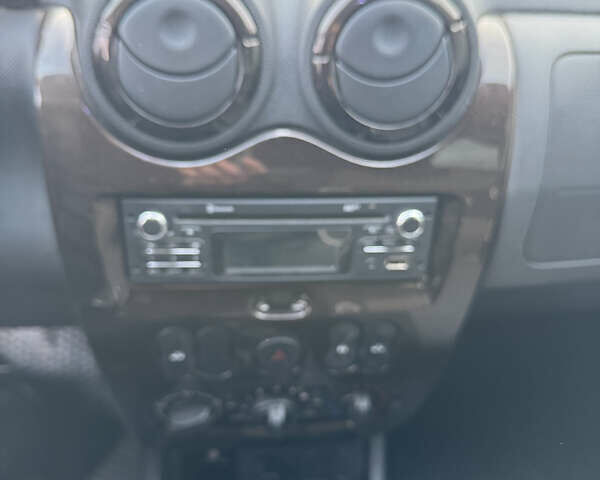 Серый Рено Дастер, объемом двигателя 1.6 л и пробегом 103 тыс. км за 9700 $, фото 42 на Automoto.ua