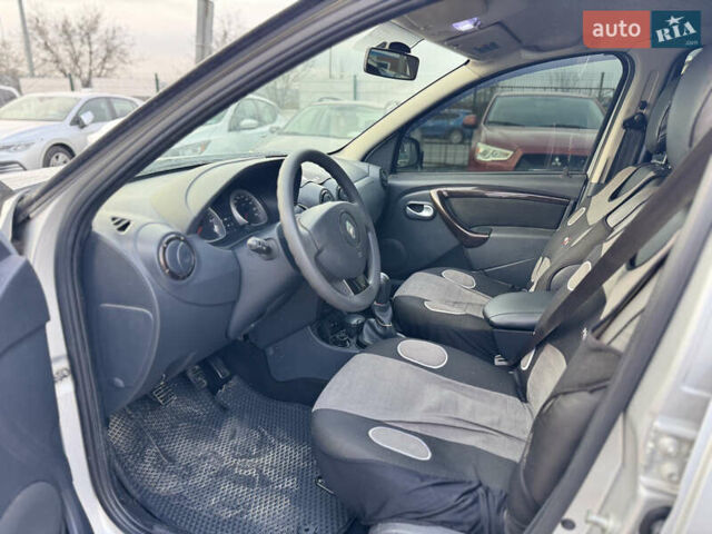 Серый Рено Дастер, объемом двигателя 1.6 л и пробегом 103 тыс. км за 9700 $, фото 34 на Automoto.ua