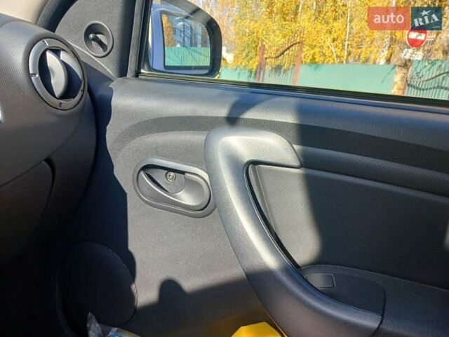 Рено Дастер 2013 в Киеве на Automoto.ua Серый Рено Дастер, объемом двигателя 1.5 л и пробегом 85 тыс. км за 10200 $, фото 10 на Automoto.ua