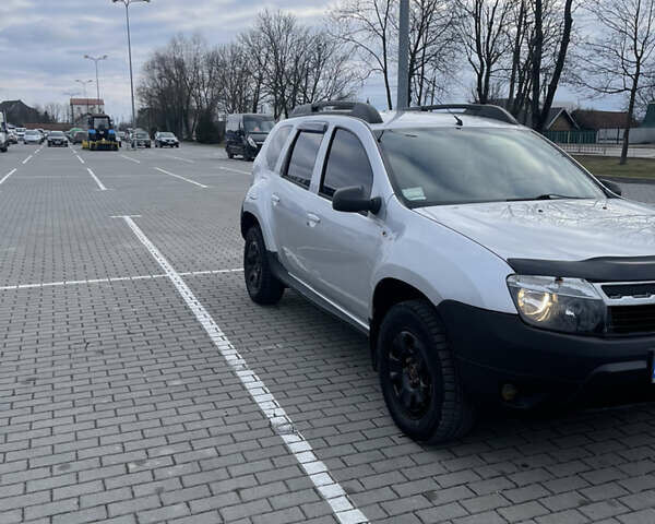 Серый Рено Дастер, объемом двигателя 1.45 л и пробегом 160 тыс. км за 8849 $, фото 3 на Automoto.ua
