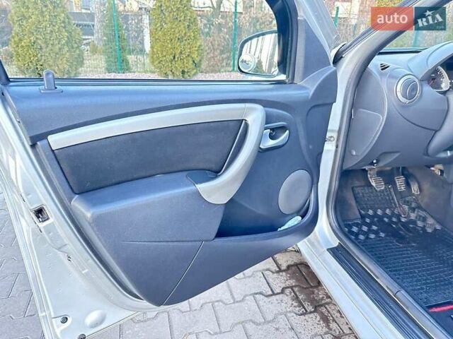 Сірий Рено Дастер, об'ємом двигуна 1.6 л та пробігом 105 тис. км за 8200 $, фото 12 на Automoto.ua