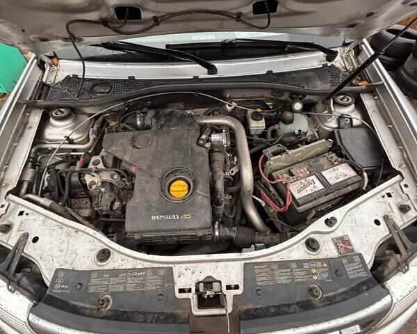 Серый Рено Дастер, объемом двигателя 1.46 л и пробегом 200 тыс. км за 8000 $, фото 6 на Automoto.ua