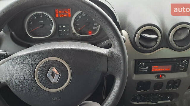 Сірий Рено Дастер, об'ємом двигуна 1.6 л та пробігом 299 тис. км за 5900 $, фото 8 на Automoto.ua